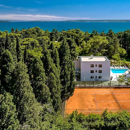 Willa Luxury Velvet Bourbon Split With Pool, Tennis Court & *