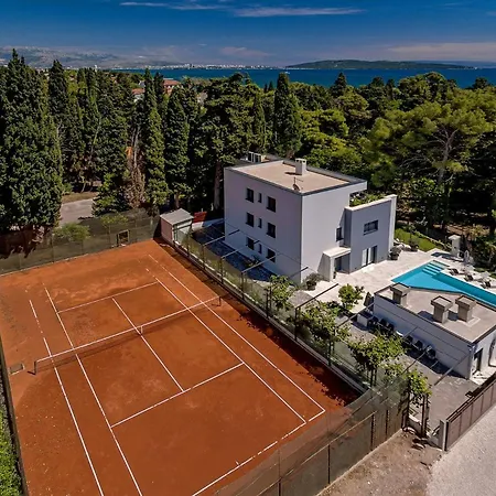 Luxury Velvet Bourbon Split With Pool, Tennis Court & Willa Kaštela