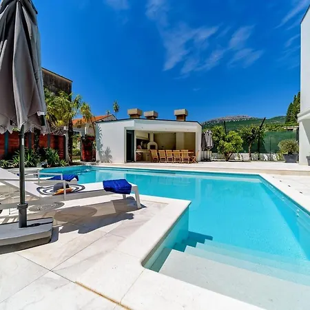 Willa Luxury Velvet Bourbon Split With Pool, Tennis Court & *