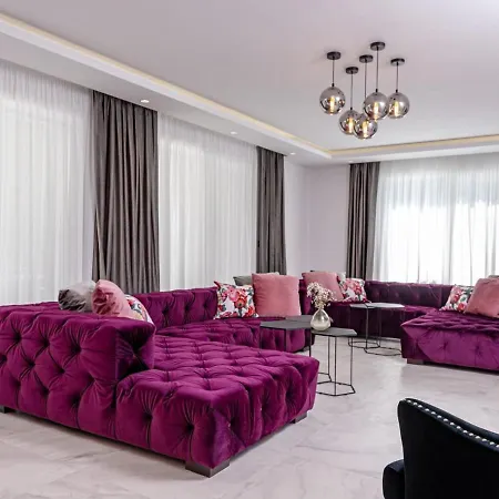 Luxury Velvet Bourbon Split With Pool, Tennis Court & Willa Kaštela