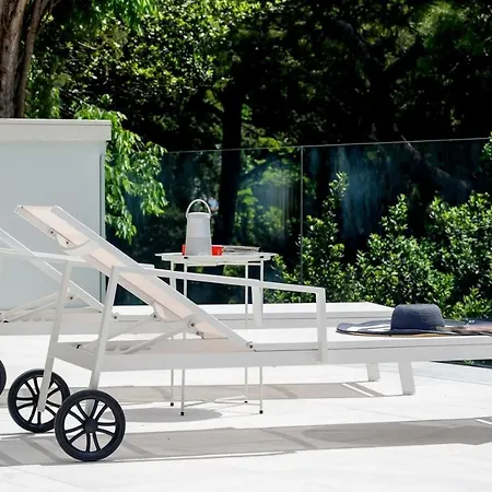 Luxury Velvet Bourbon Split With Pool, Tennis Court & Willa *
