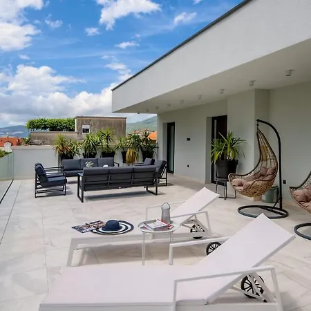 Luxury Velvet Bourbon Split With Pool, Tennis Court & * Kaštela